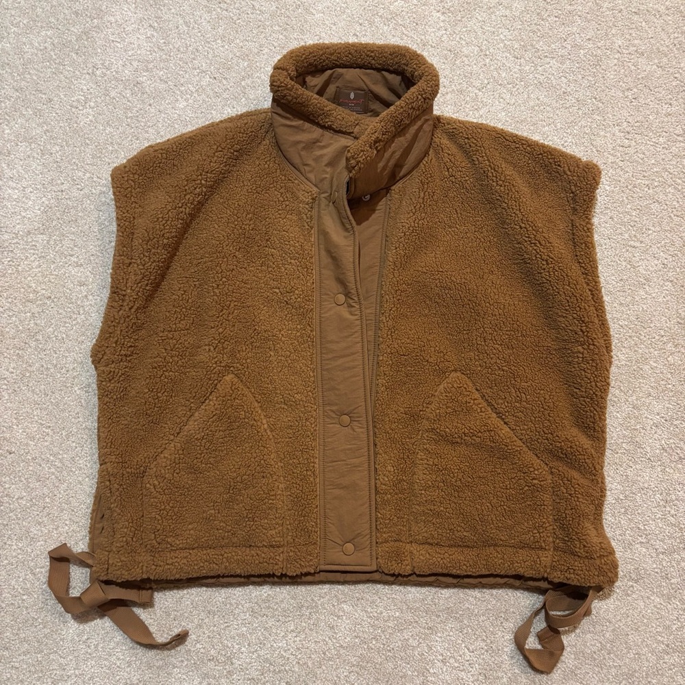 Free People Scout It Out Oversized Sherpa Vest in Honey NWT Size Medium - Picture 4 of 8